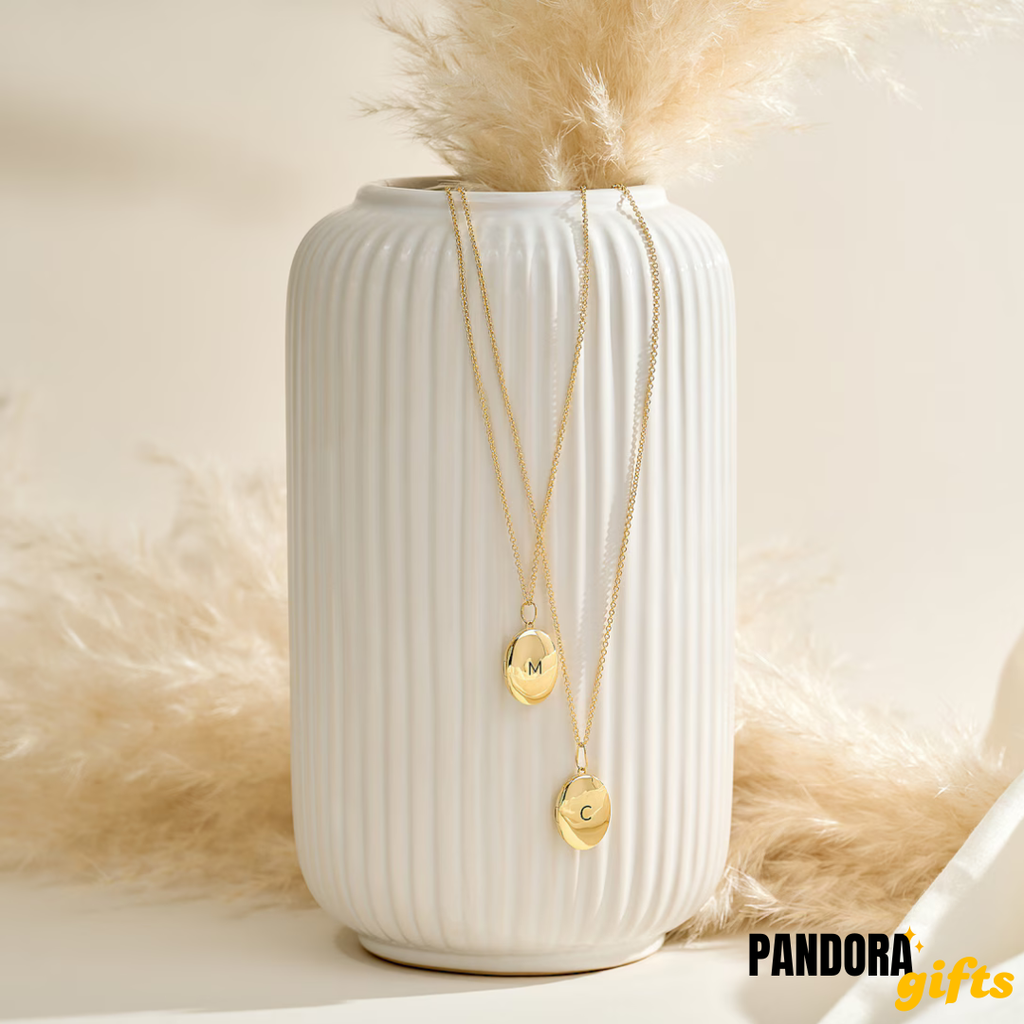 Locket Necklace with Photo, Engraved Oval Necklace, Photo Necklace in Gold, Memorial Jewelry, Christmas Gift, Anniversary Gift, Mom Gift