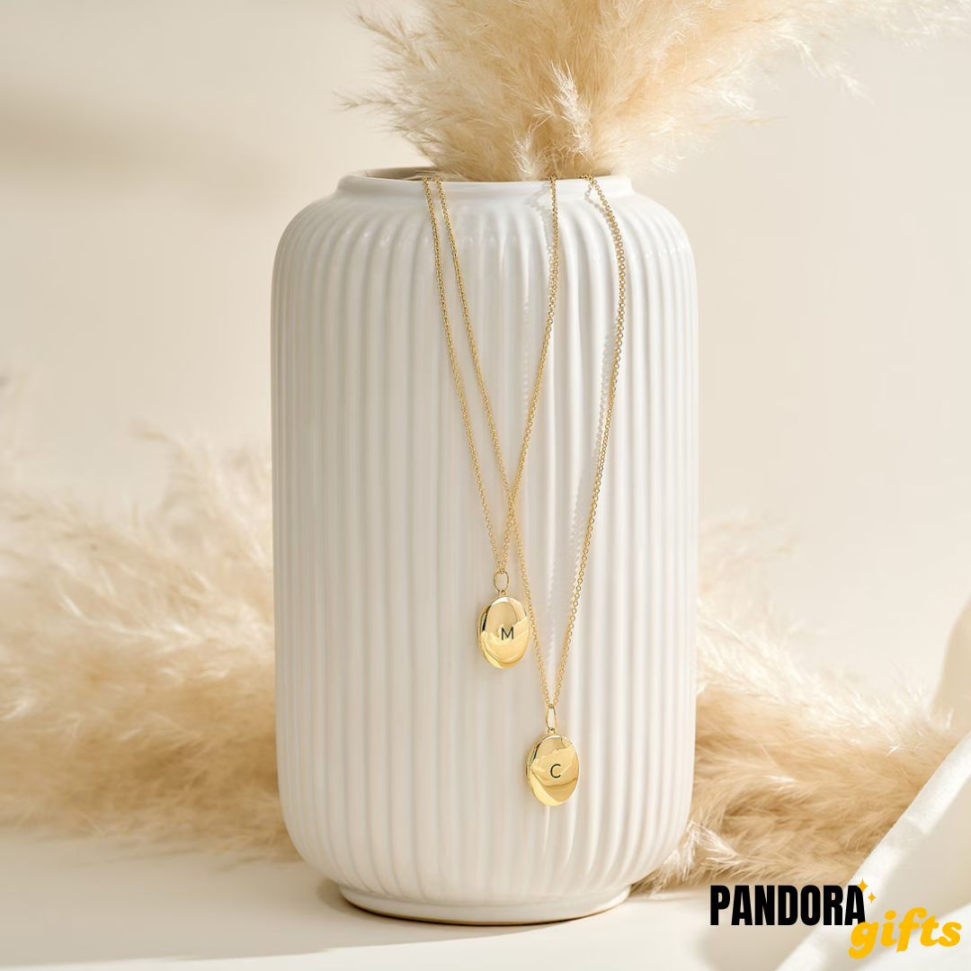 Locket Necklace with Photo, Engraved Oval Necklace, Photo Necklace in Gold, Memorial Jewelry, Christmas Gift, Anniversary Gift, Mom Gift